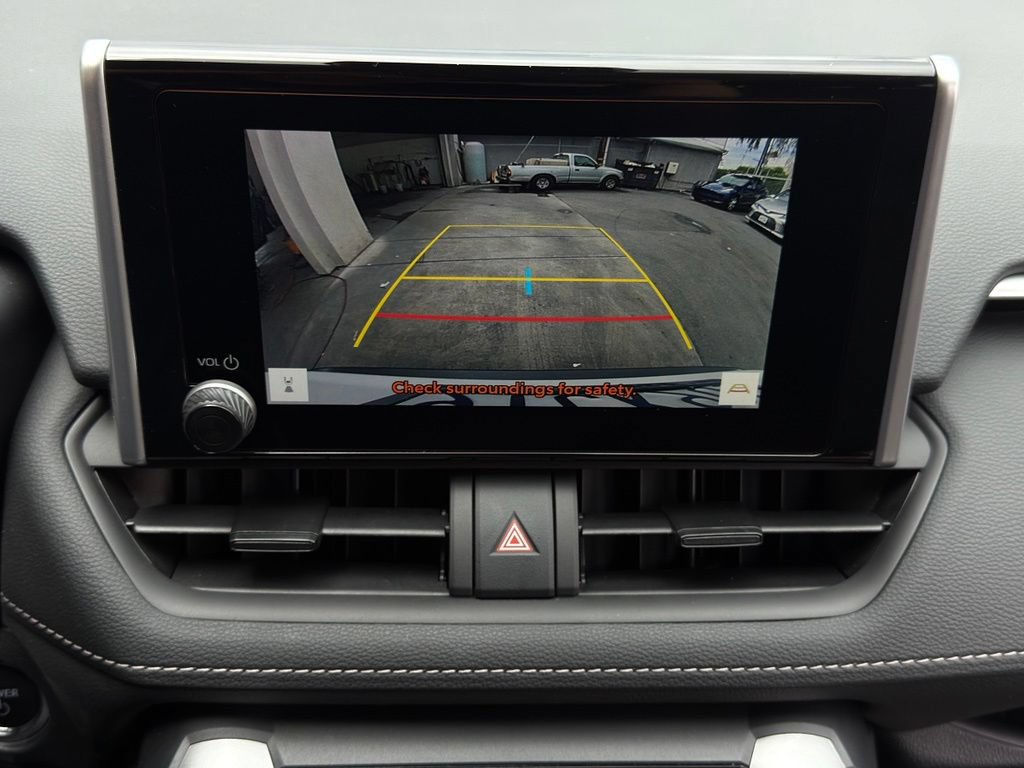 Used 2025 Toyota RAV4 XLE AWD/4WD image 16