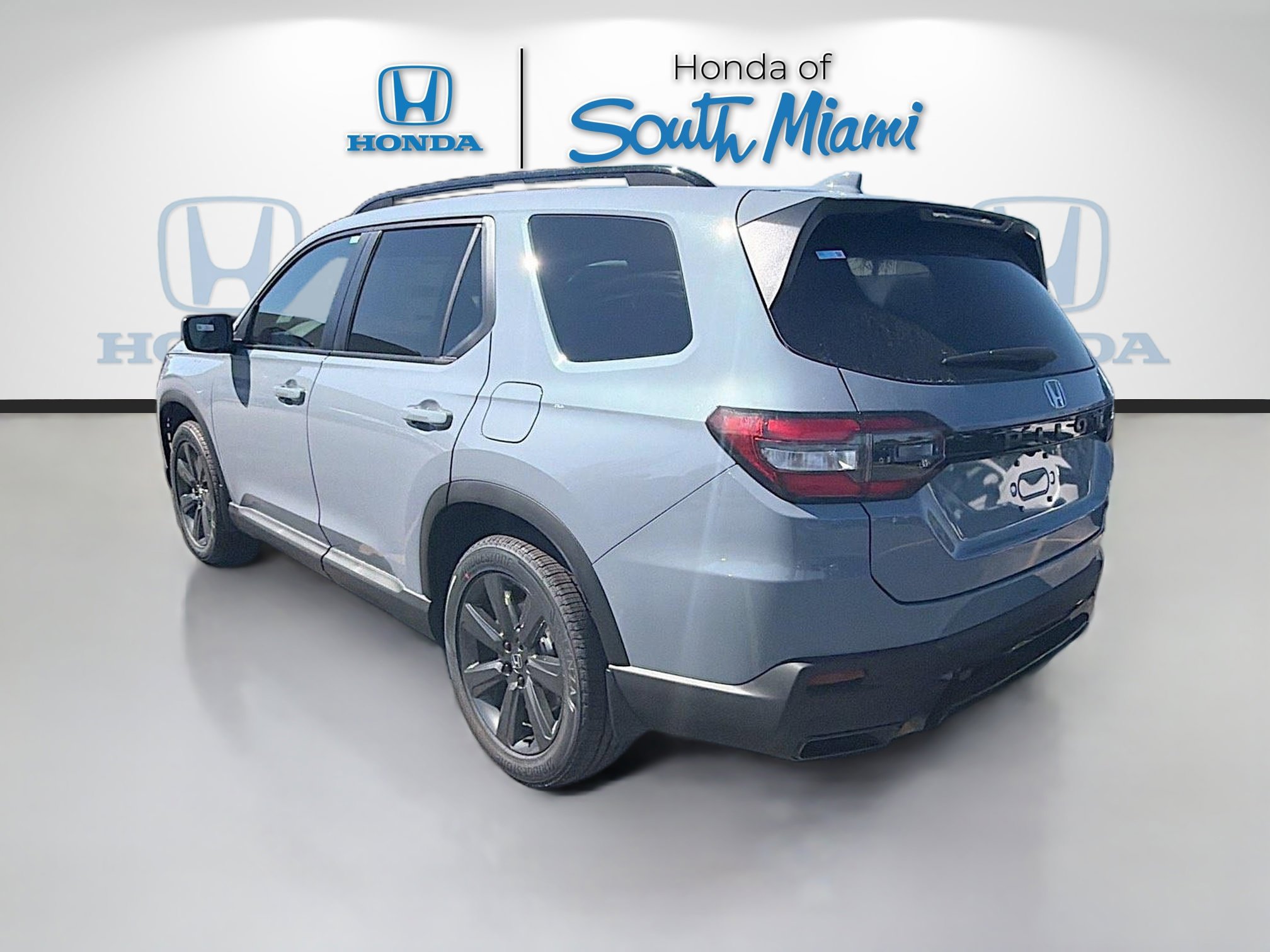 New 2026 Honda Pilot Sport image 5