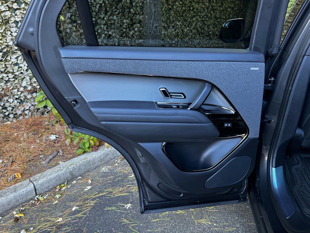 Used 2023 Land Rover Range Rover Sport SE image 13