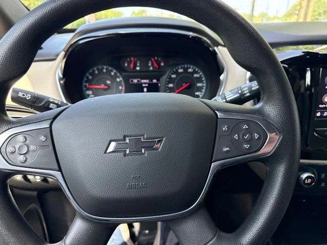 Used 2022 Chevrolet Traverse LS w/ Midnight/Sport Edition FWD image 21