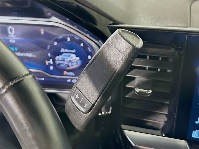 Used 2025 Chevrolet Silverado 1500 LT RWD image 19