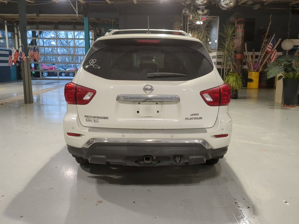 Used 2018 Nissan Pathfinder Platinum image 9