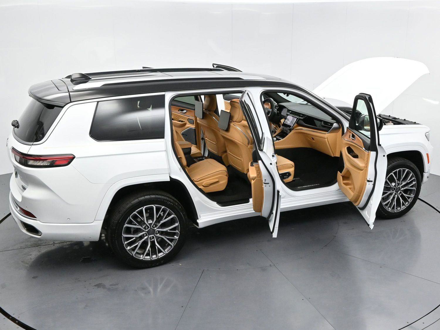 Used 2023 Jeep Grand Cherokee L Summit image 41