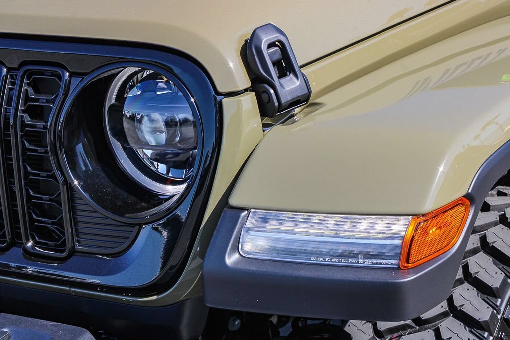 New 2026 Jeep Gladiator Sport AWD/4WD image 5