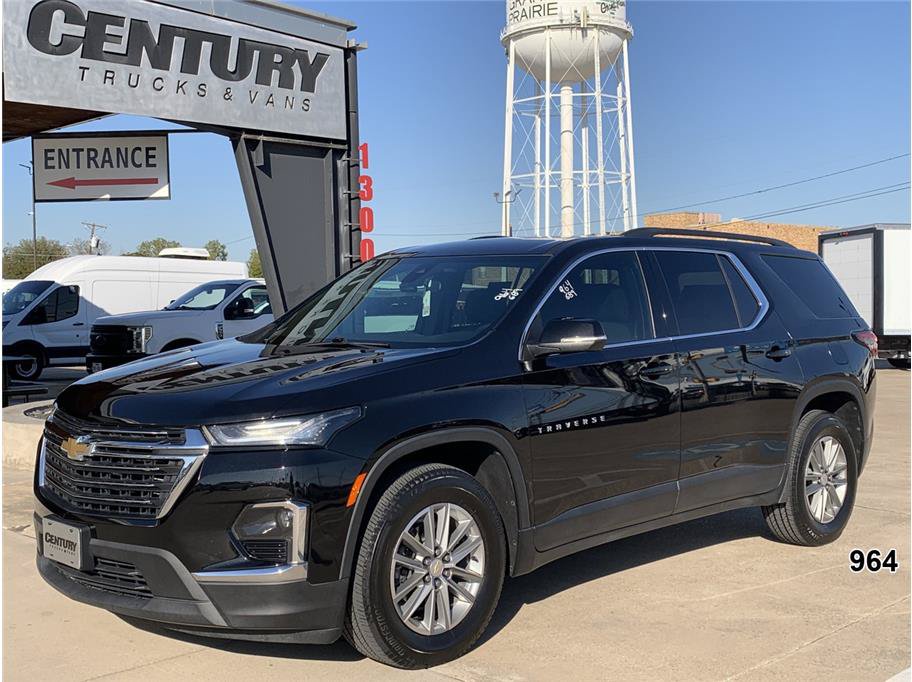 Used 2023 Chevrolet Traverse LT