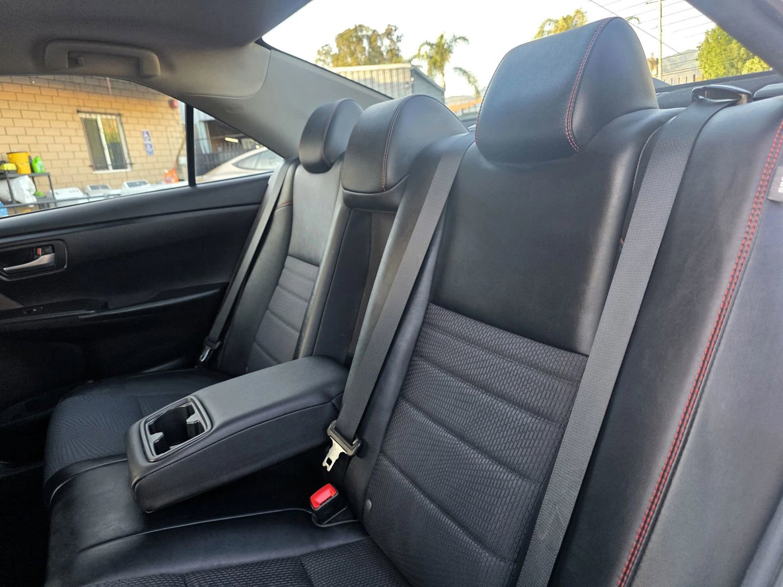 Used 2017 Toyota Camry SE image 7