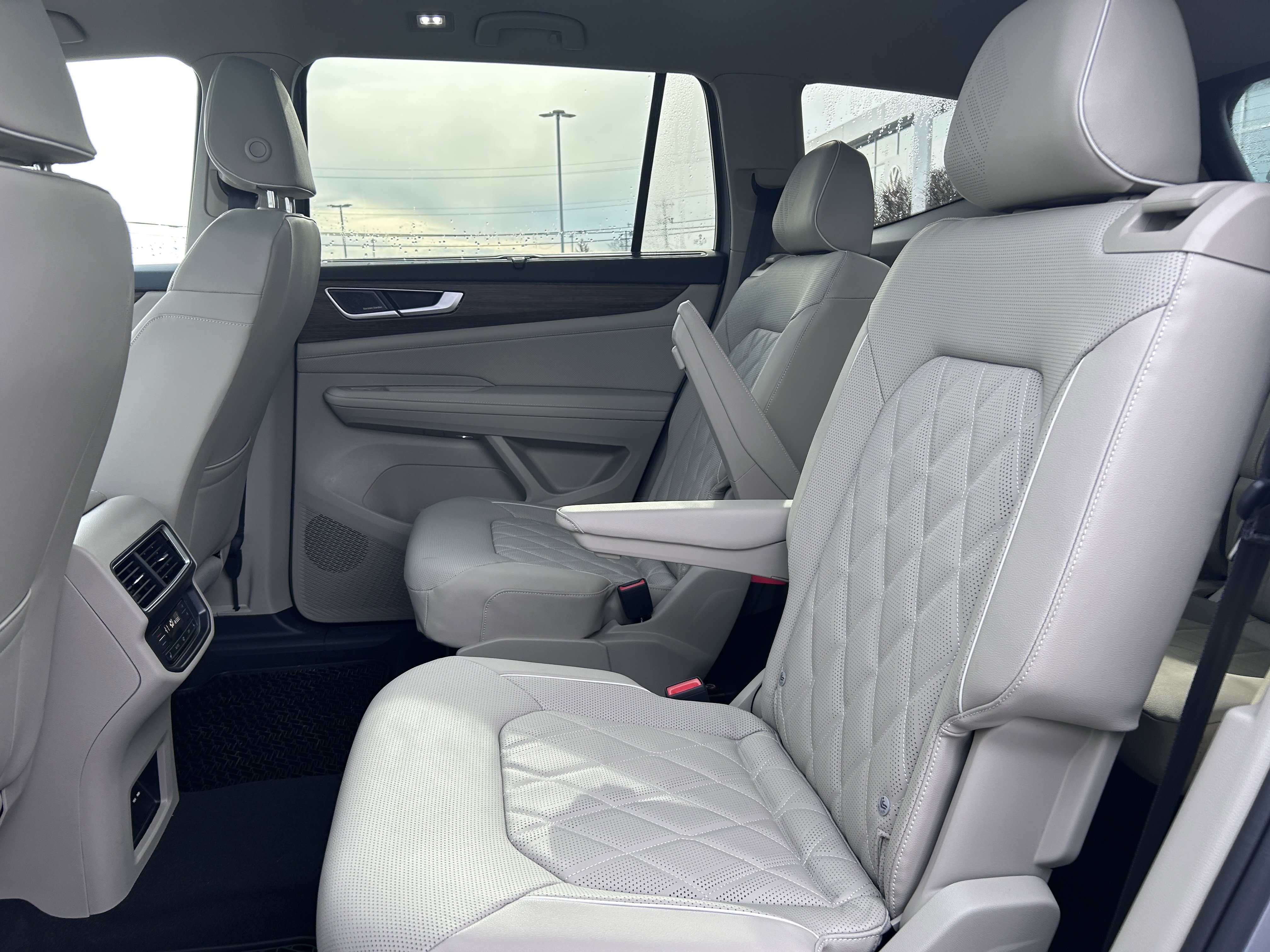 New 2026 Volkswagen Atlas SEL Premium R-Line image 25