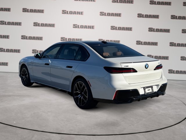 Used 2026 BMW 750e xDrive AWD/4WD image 3
