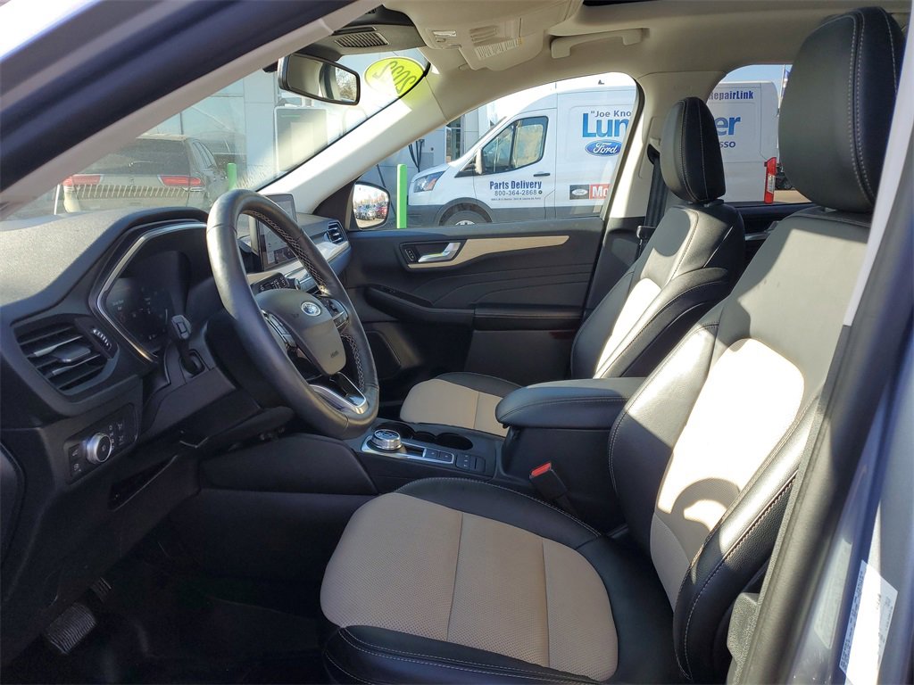 Used 2022 Ford Escape Titanium w/ Titanium Elite Package image 6