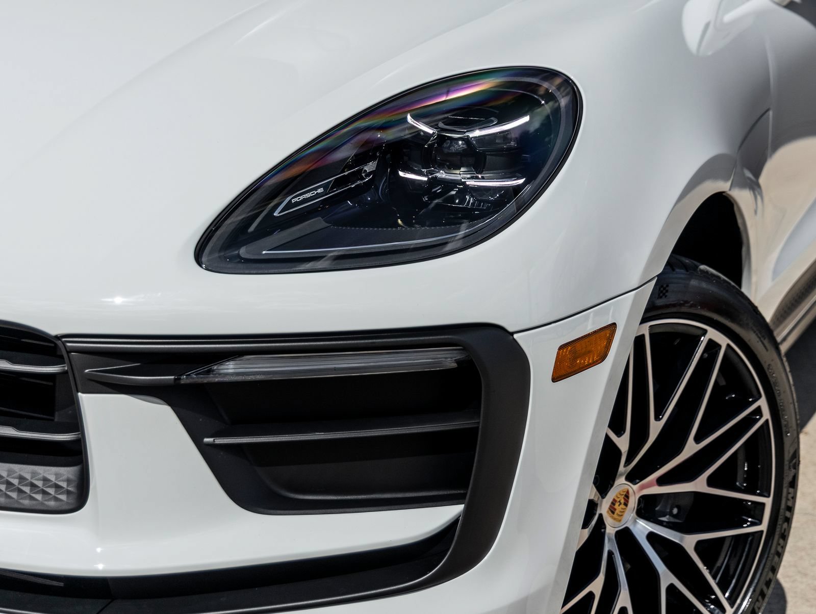 Certified 2026 Porsche Macan AWD/4WD image 16