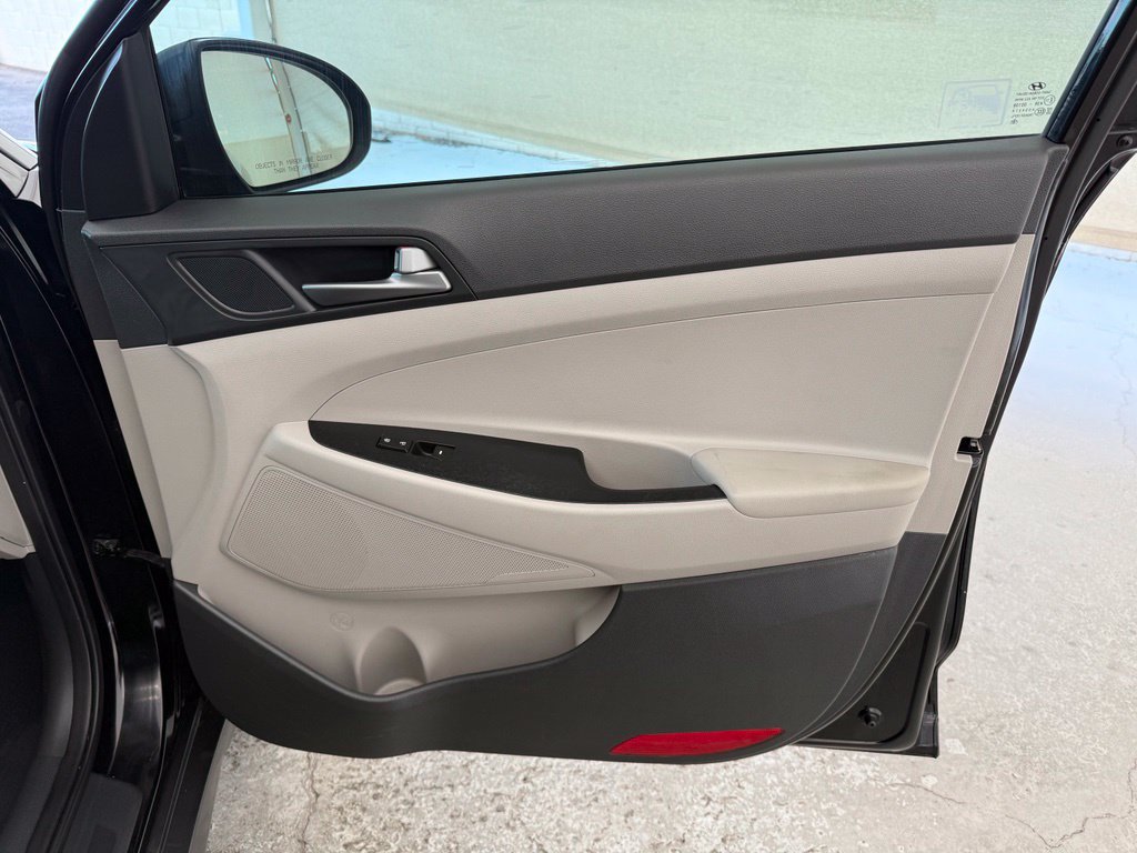 Used 2016 Hyundai Tucson SE w/ Option Group 02 FWD image 11