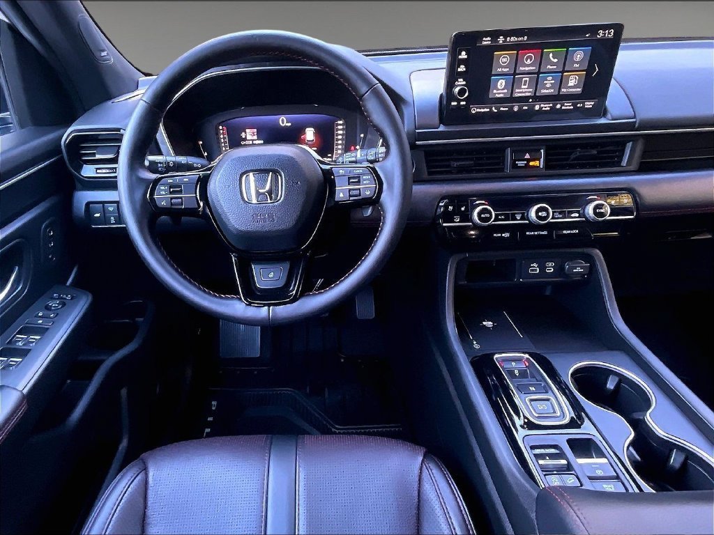 Used 2025 Honda Pilot Black Edition image 18
