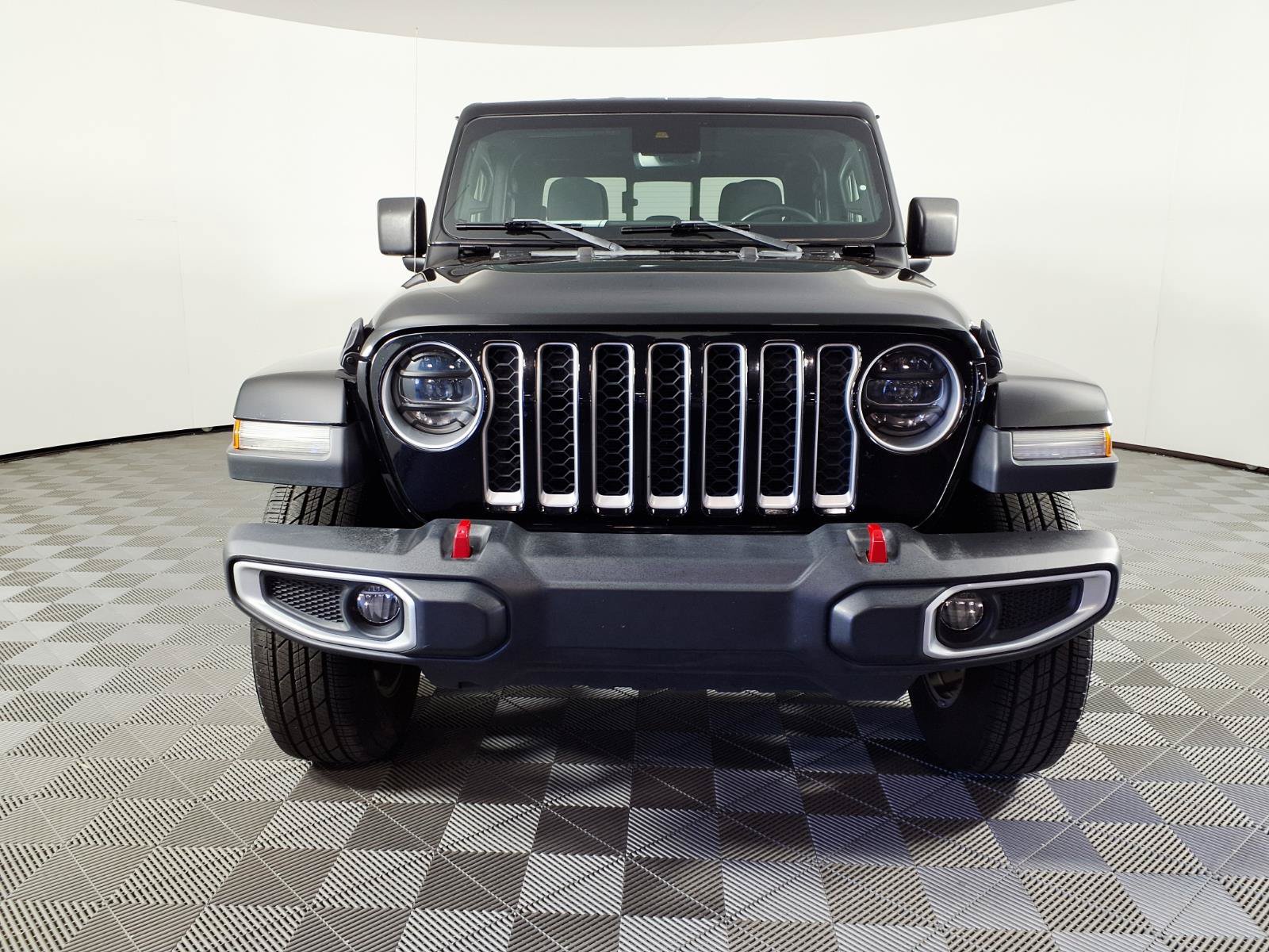 Used 2020 Jeep Gladiator Overland AWD/4WD image 2