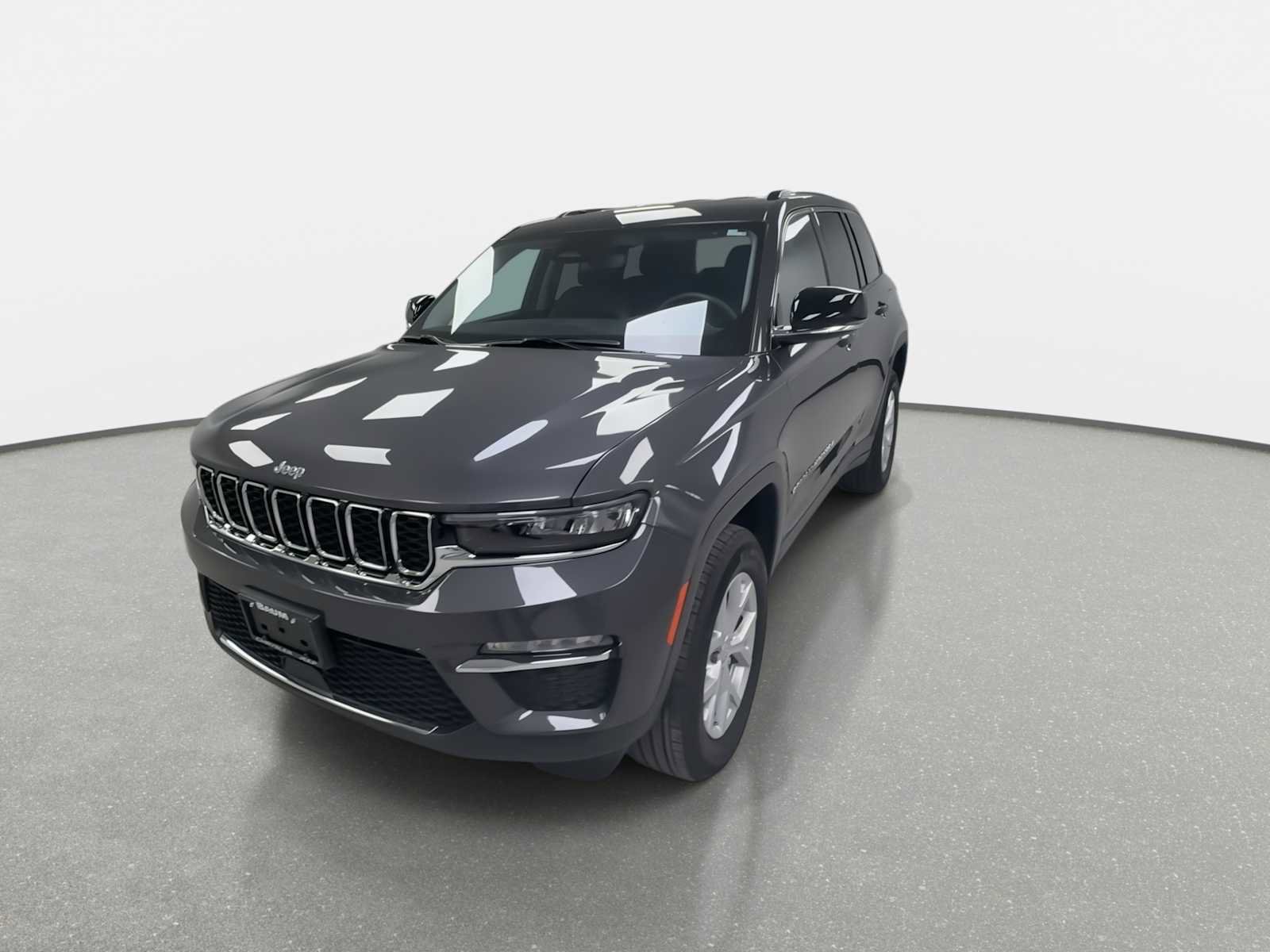 Used 2023 Jeep Grand Cherokee Limited image 4