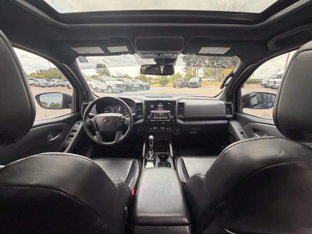 Used 2022 Nissan Frontier PRO-4X w/ Pro-4X Premium Package AWD/4WD image 14