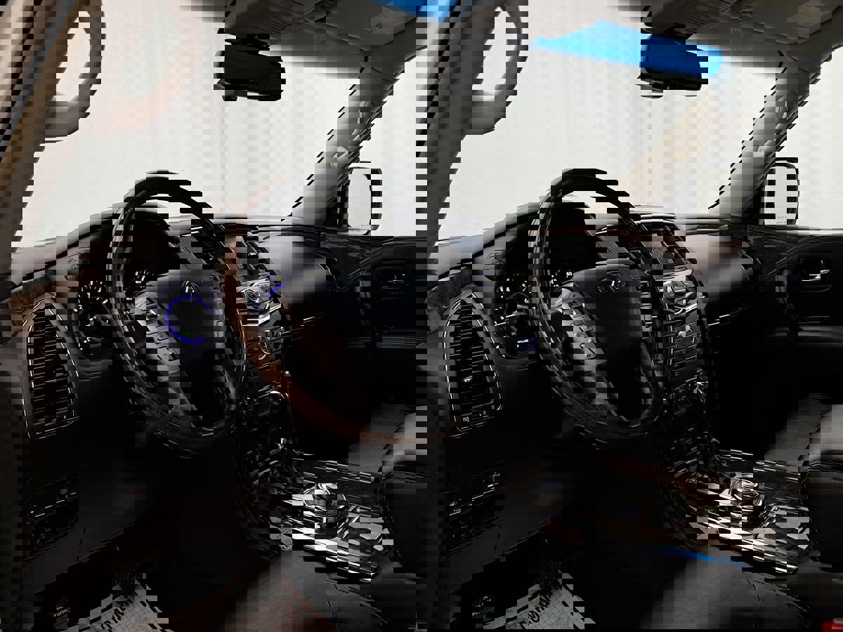 Used 2017 INFINITI QX80 4WD w/ Driver Assistance Package image 6