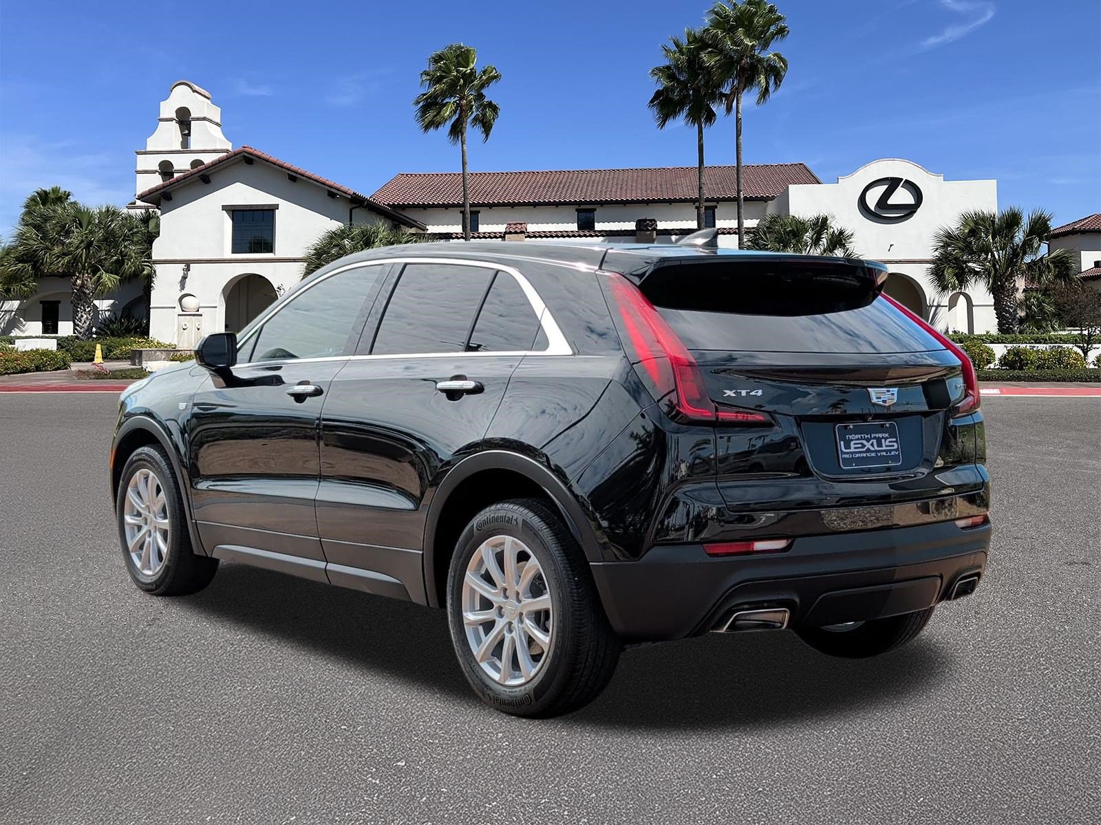 Used 2023 Cadillac XT4 Luxury FWD image 4