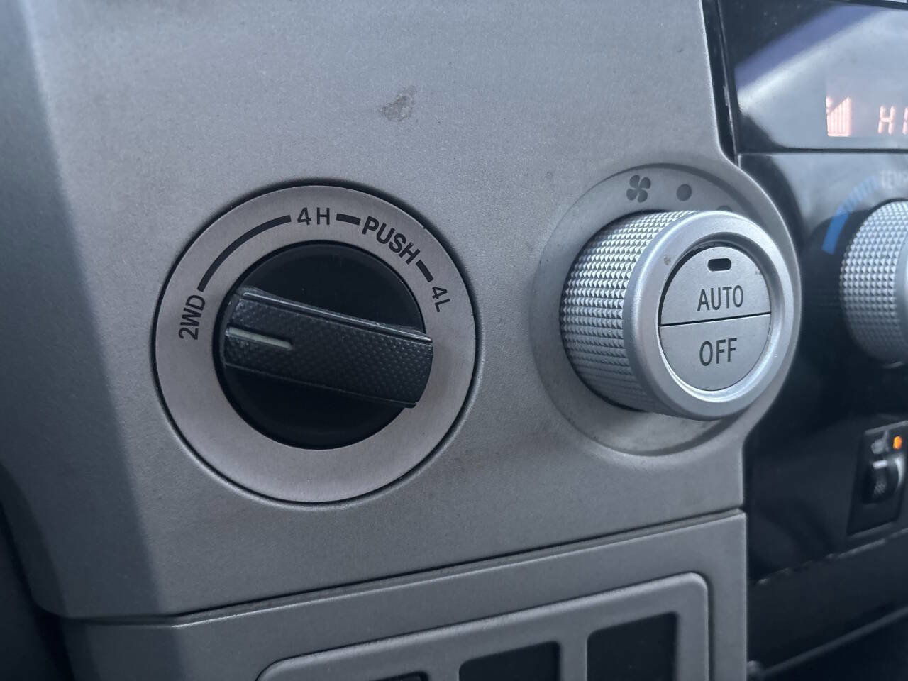 Used 2008 Toyota Tundra Limited image 21