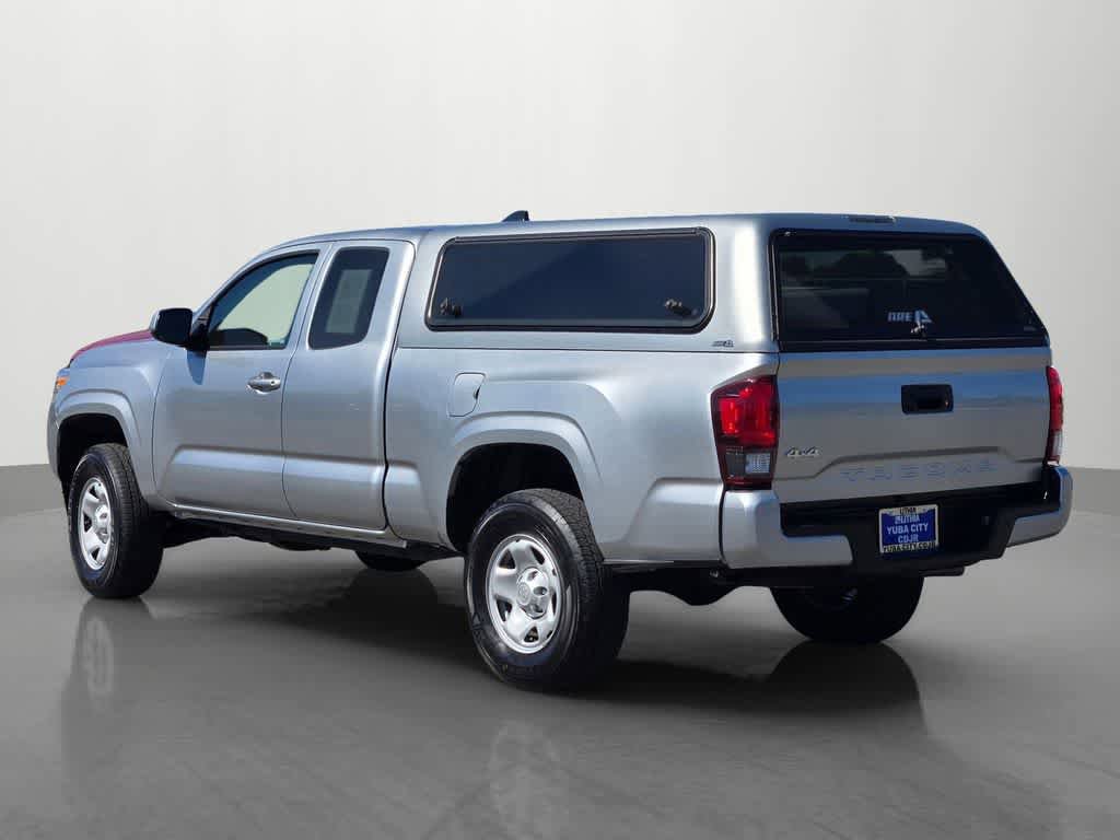 Used 2023 Toyota Tacoma SR w/ SR Convenience Package AWD/4WD image 4