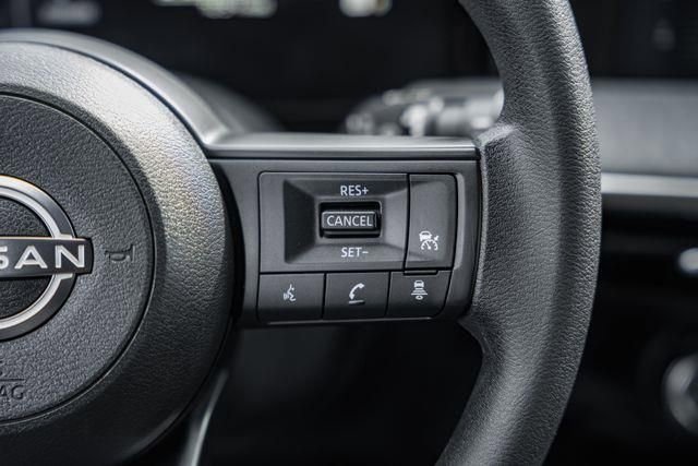 Used 2025 Nissan Kicks SV w/ Charging Package image 27