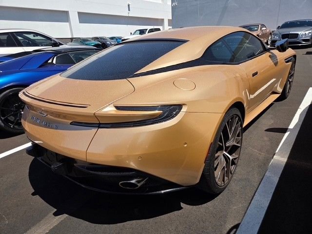 Used 2025 Aston Martin DB12 Coupe image 4