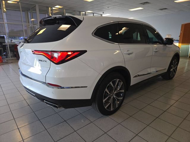 Certified 2024 Acura MDX FWD w/ Technology Package image 8