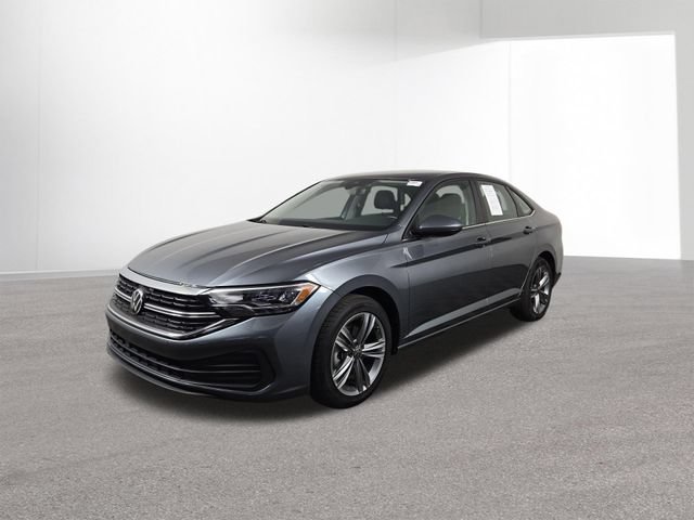 Used 2024 Volkswagen Jetta SE FWD image 2
