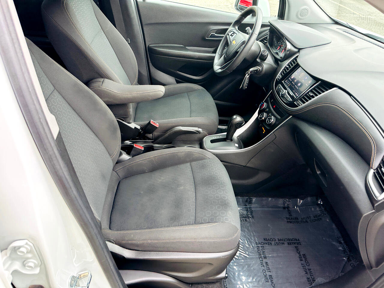 Used 2022 Chevrolet Trax LS w/ Tint and Cruise Package image 19