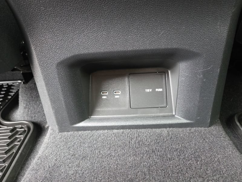 Used 2023 Volkswagen Atlas SE AWD/4WD image 24