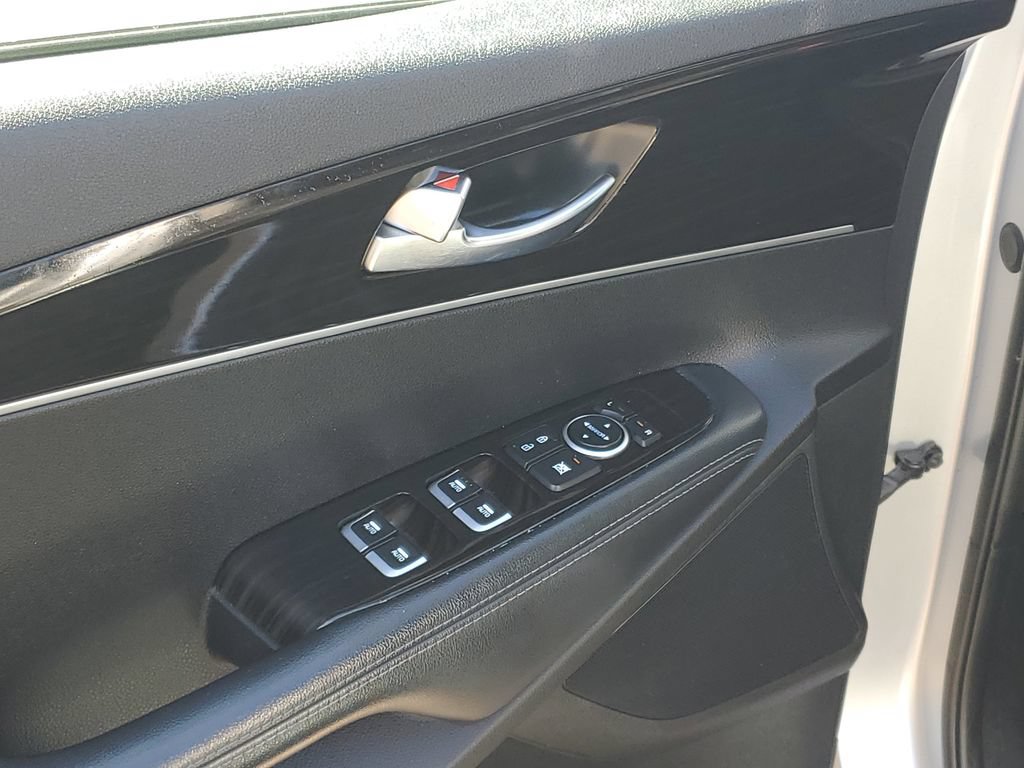 Used 2019 Kia Sorento FWD image 6