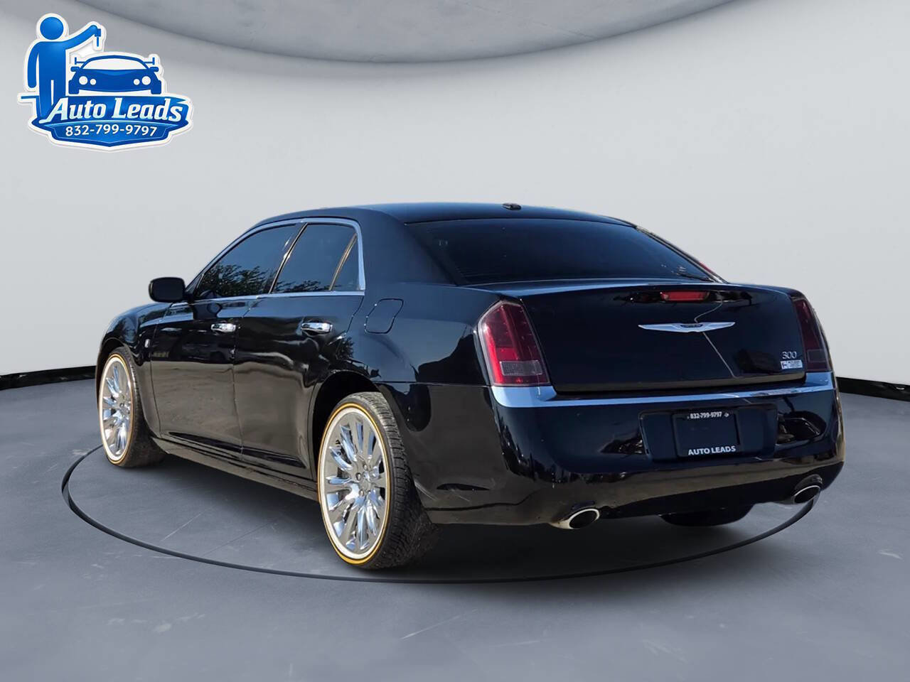 Used 2013 Chrysler 300 Motown RWD image 6