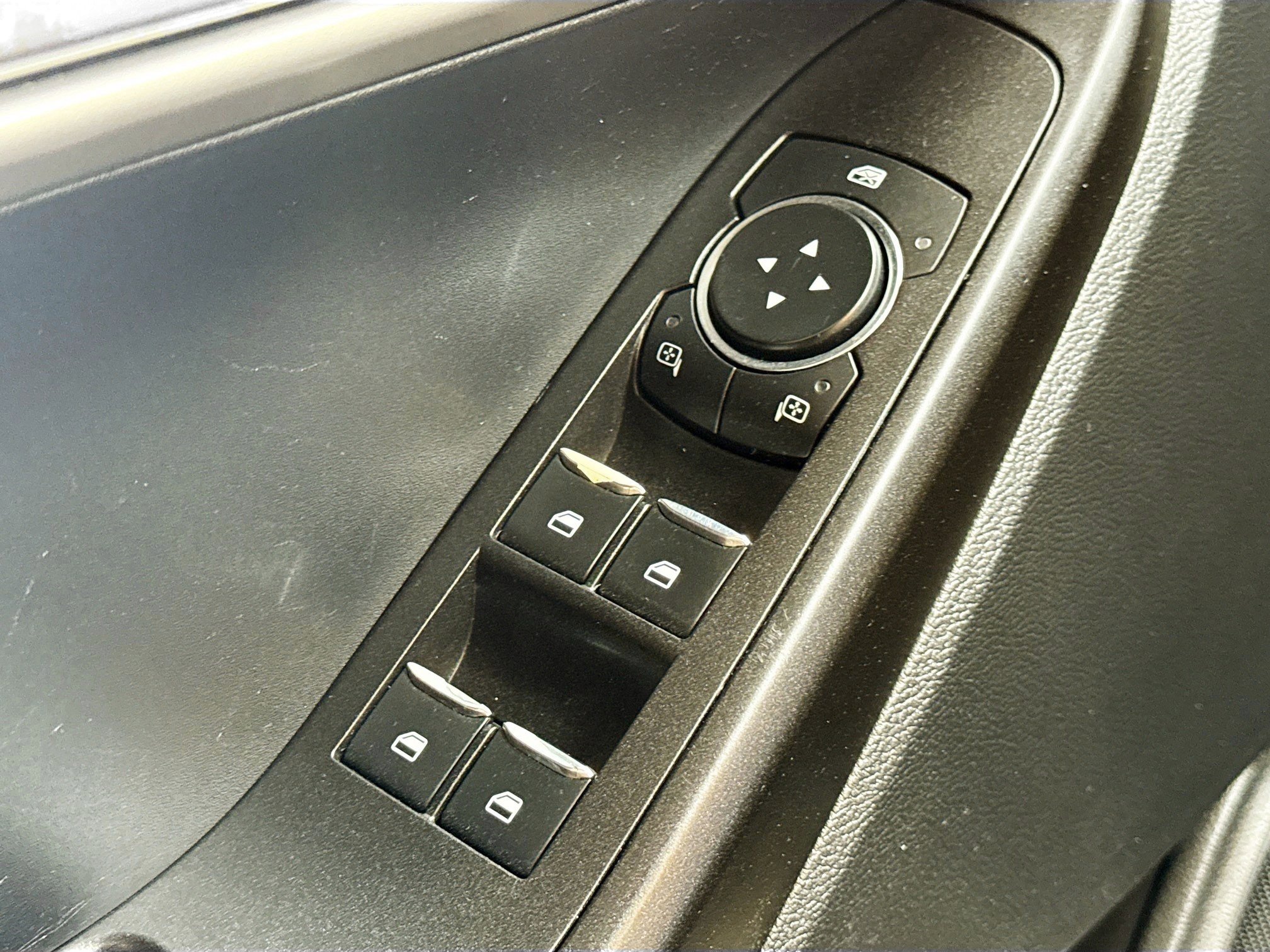 Used 2020 Ford Explorer 4WD image 15