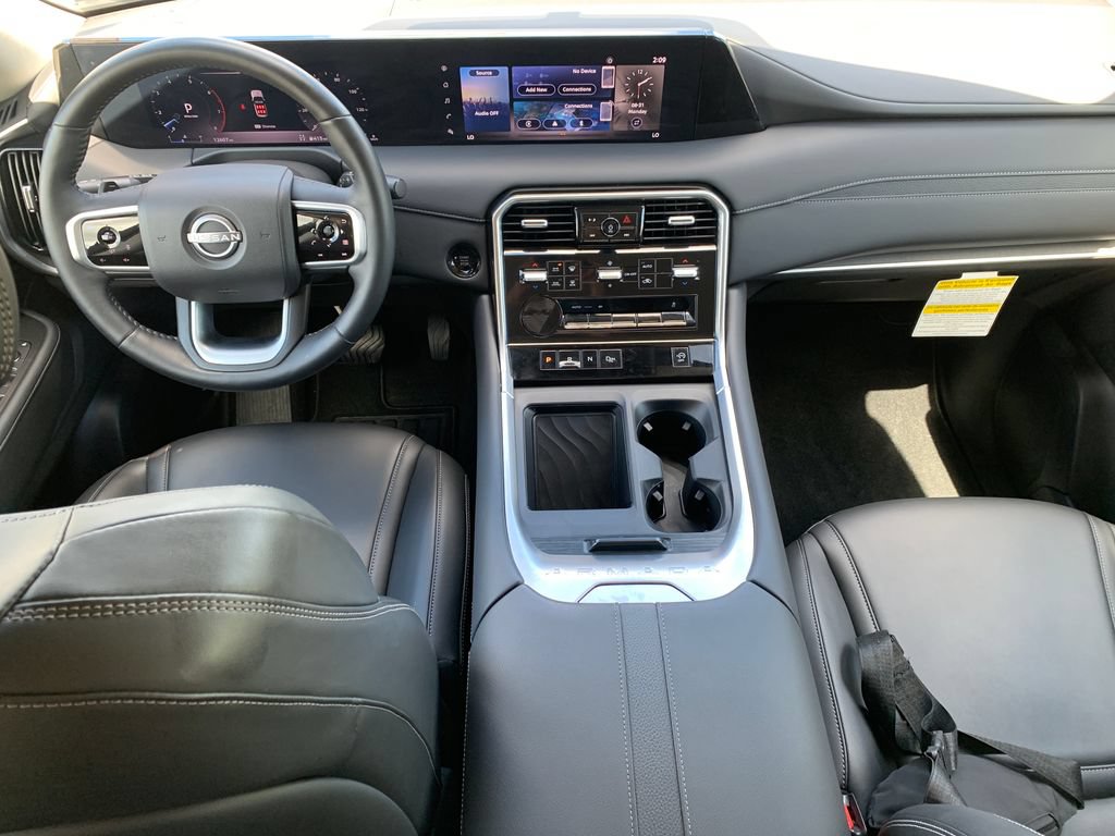 Used 2025 Nissan Armada SV AWD/4WD image 15