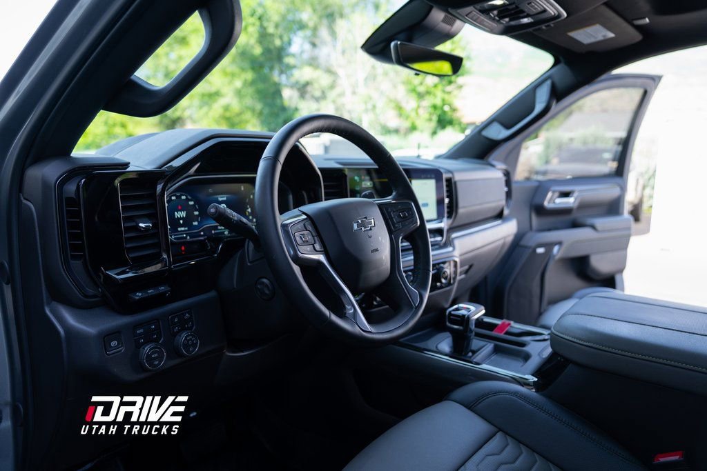 Used 2024 Chevrolet Silverado 1500 ZR2 w/ Technology Package image 32