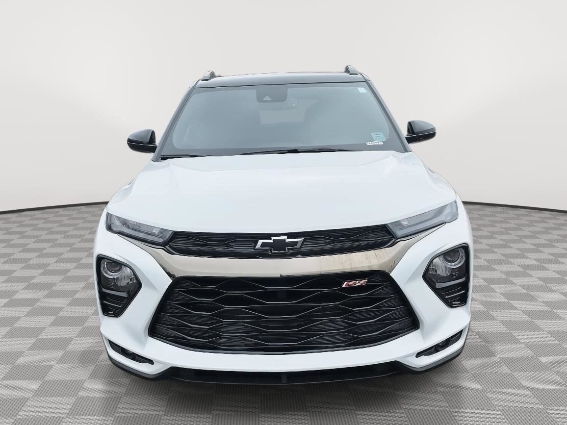Used 2023 Chevrolet TrailBlazer RS w/ Sun and Liftgate Package image 2