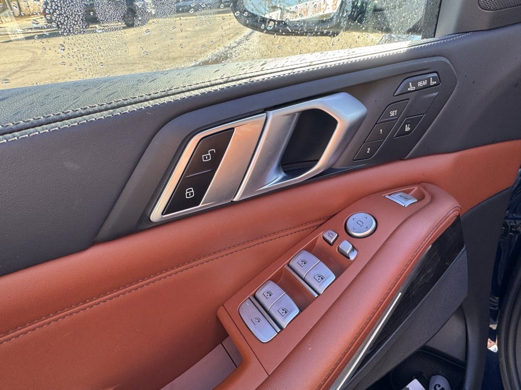 Used 2023 BMW X7 xDrive40i image 18