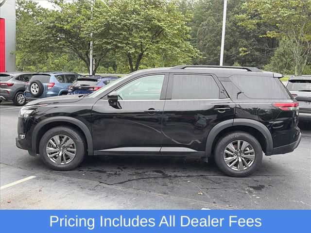 Used 2024 Nissan Pathfinder SV AWD/4WD image 5