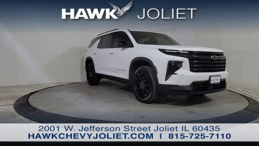 Used 2024 Chevrolet Traverse LT w/ Midnight/Sport Edition FWD image 2