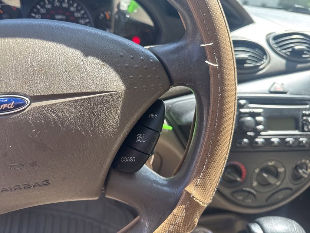Used 2001 Ford Focus SE FWD image 15