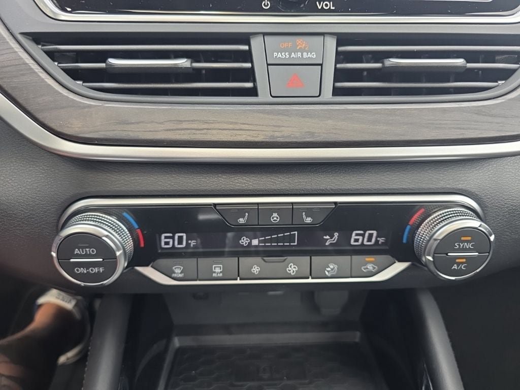 Used 2025 Nissan Altima 2.5 SL FWD image 25