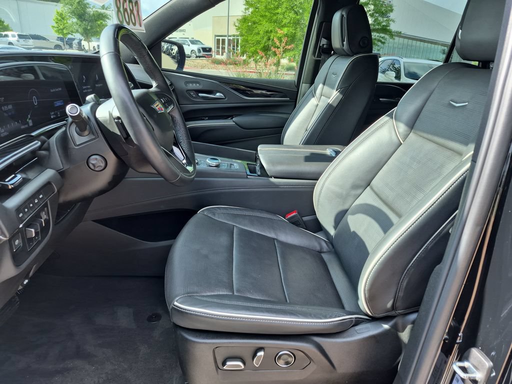 Used 2024 Cadillac Escalade Sport w/ LPO, ONYX Package AWD/4WD image 24