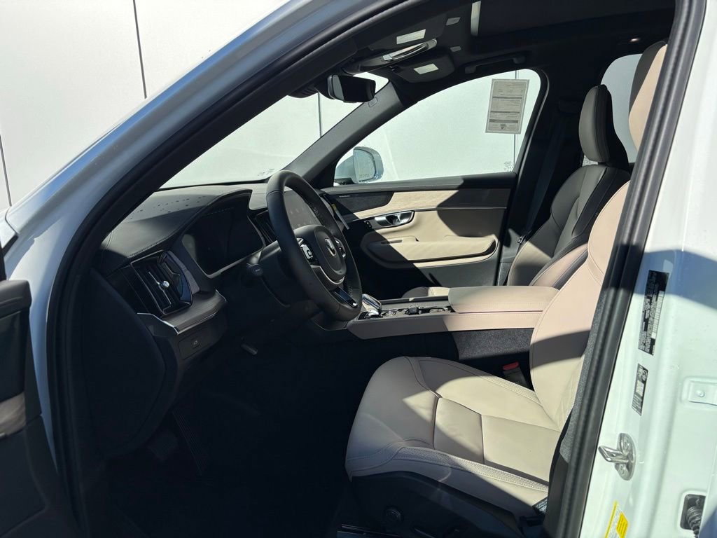 New 2026 Volvo XC90 B6 Plus w/ Protection Package image 14