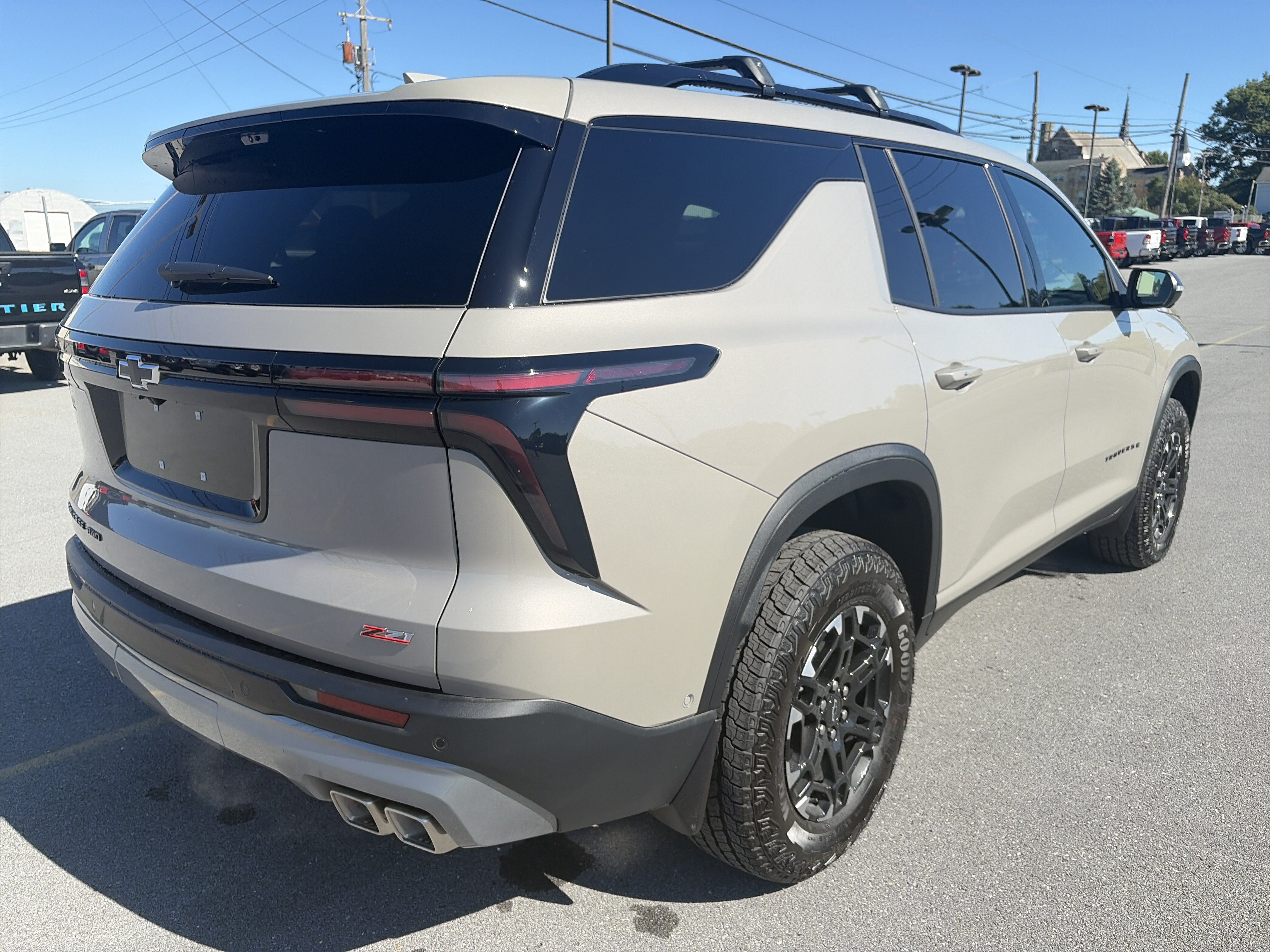 New 2027 Chevrolet Traverse Z71 w/ Enhanced Driving Package AWD/4WD image 3
