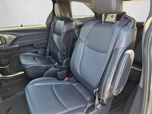 Used 2021 Toyota Sienna XSE w/ XSE Plus Package AWD/4WD image 18