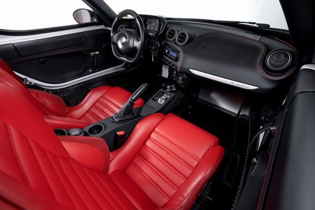 Used 2019 Alfa Romeo 4C Spider RWD image 41