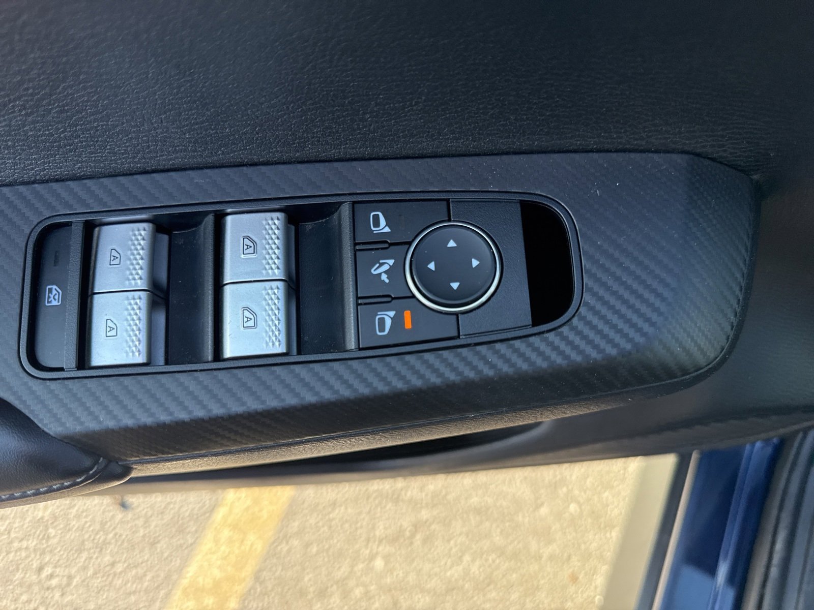 Used 2024 Mitsubishi Outlander SE Black Edition image 6