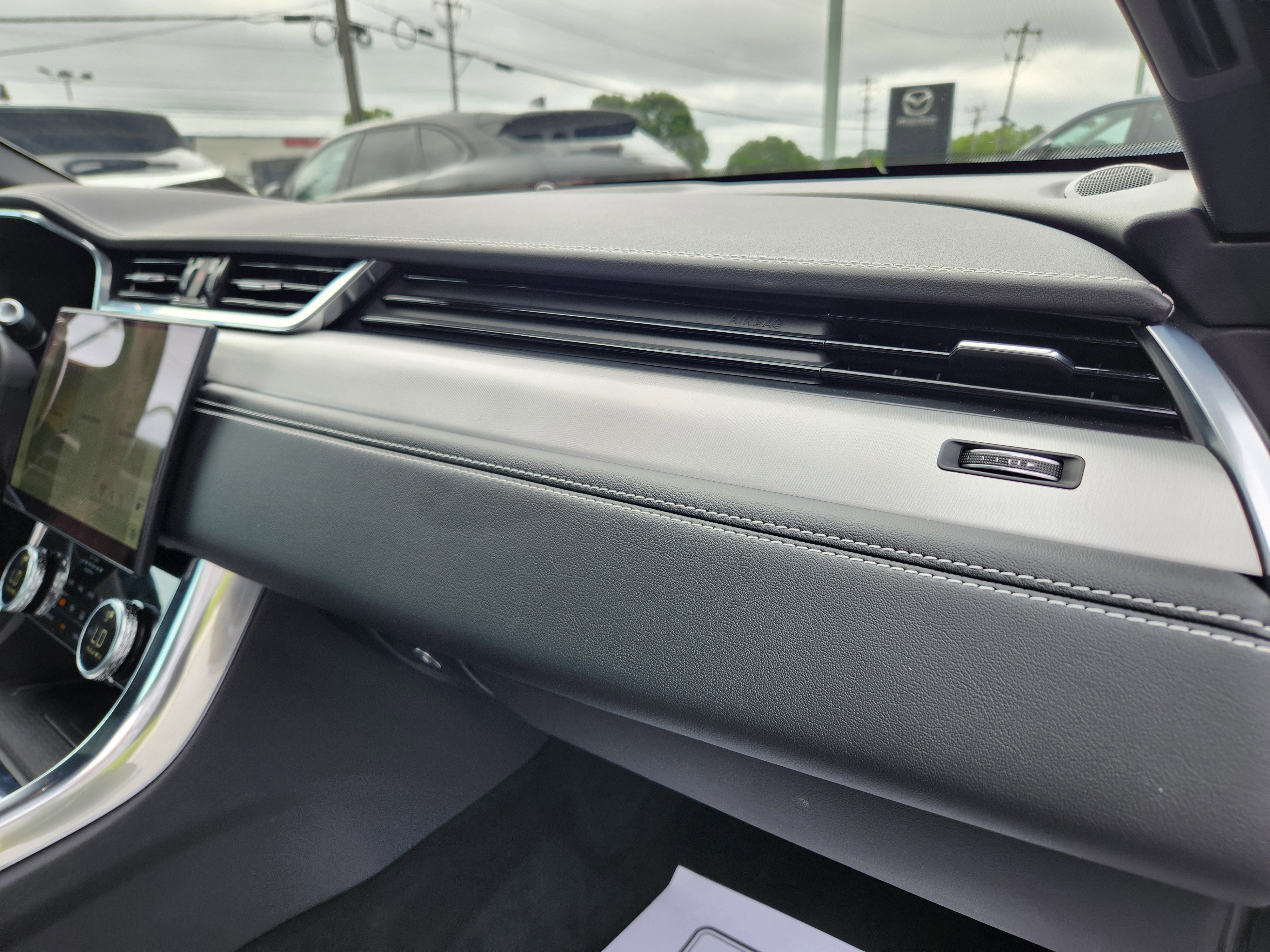 Certified 2021 Jaguar XF R-Dynamic SE image 15