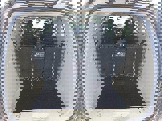 Used 2017 Chrysler Pacifica Touring-L w/ Tire & Wheel Group image 6