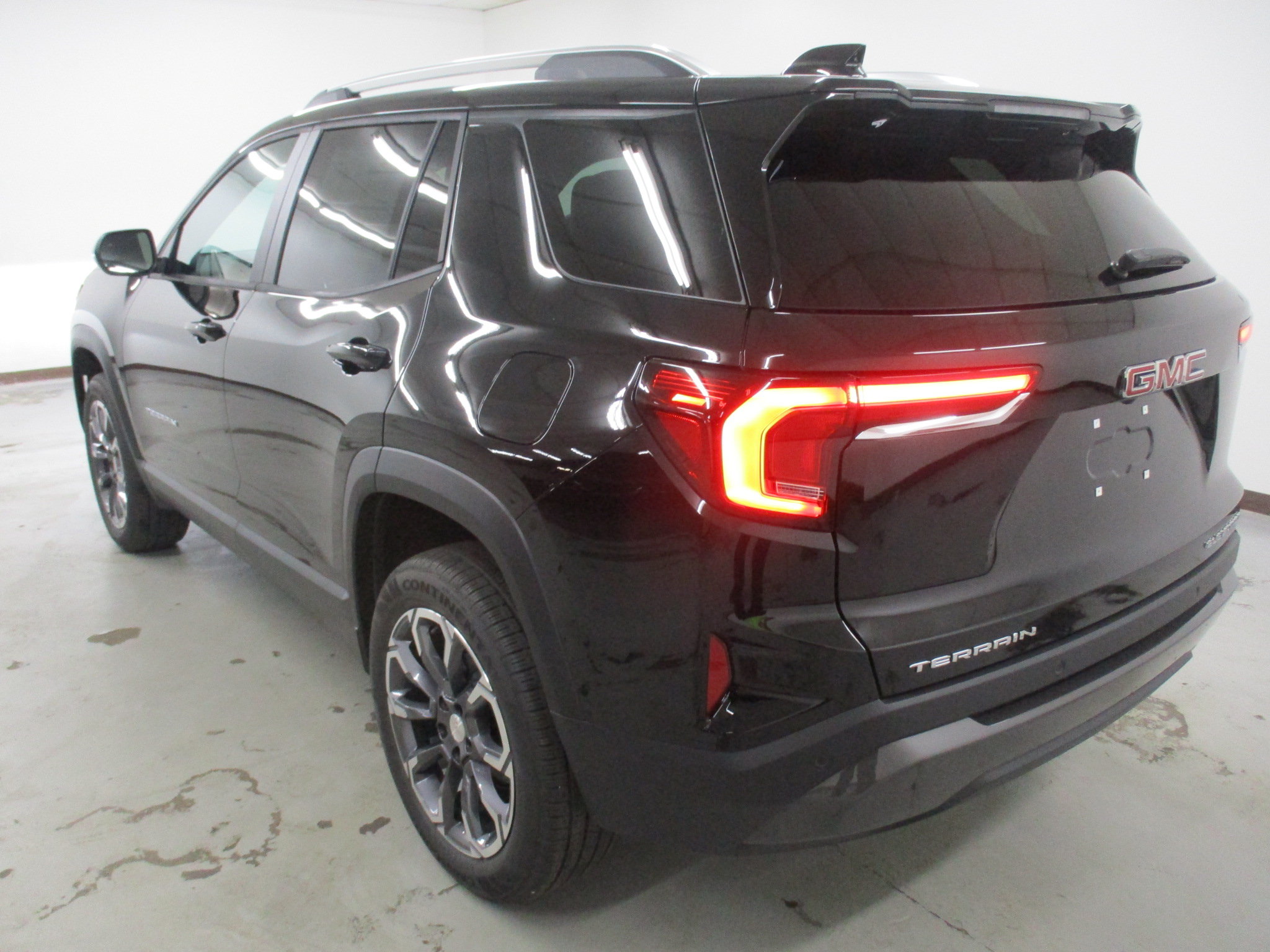 New 2026 GMC Terrain Elevation w/ Elevation Premium Package FWD image 7