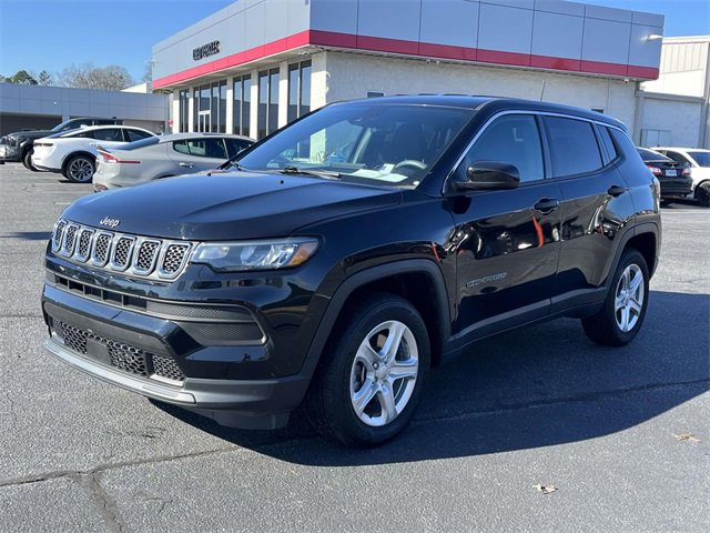 Used 2024 Jeep Compass Sport image 7